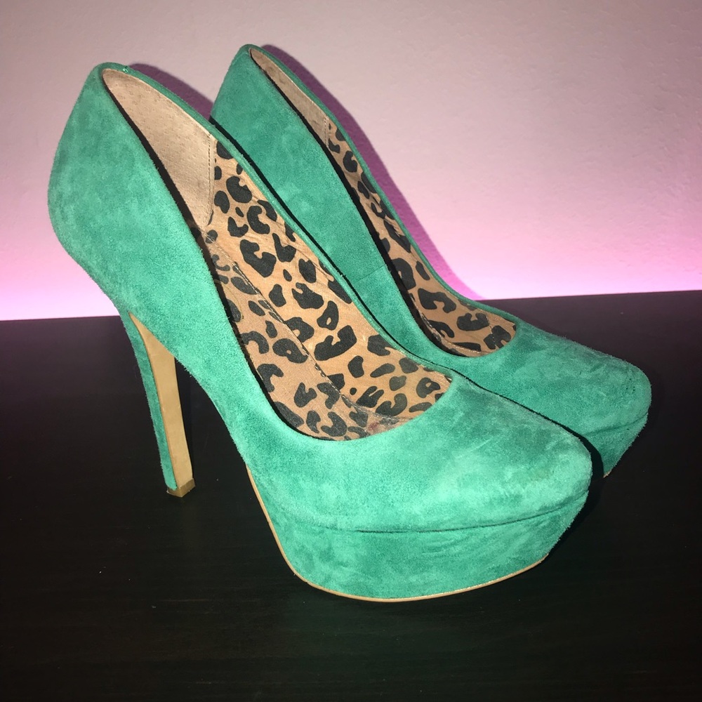 Suede Green Pump!